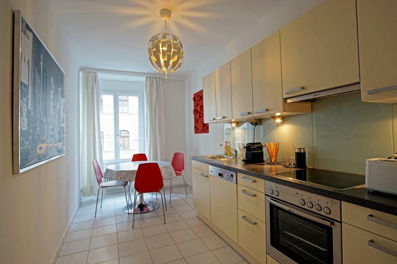 Apartment Close To Stephansdom Виена Екстериор снимка